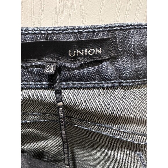 Union Women's Jeans Size 29 Blue Denim Dark Wash (Inside seem 32) - Picture 11 of 16